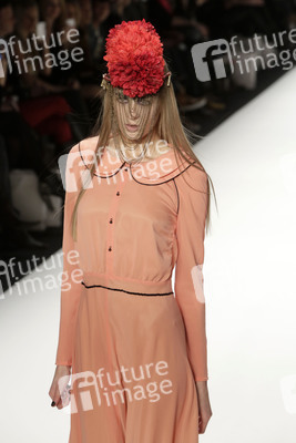 Rebekka Ruétz Model