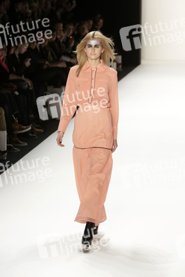 Rebekka Ruétz Model