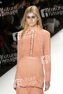 Rebekka Ruétz Model