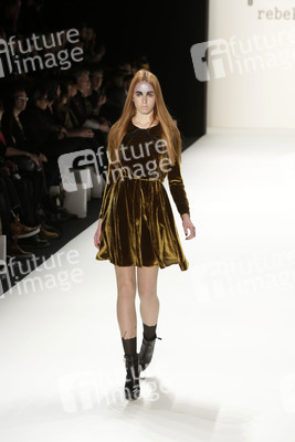 Rebekka Ruétz Model