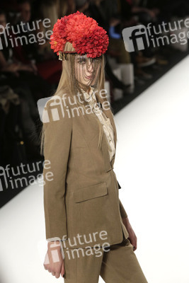 Rebekka Ruétz Model