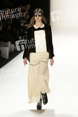 Rebekka Ruétz Model