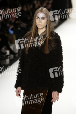 Rebekka Ruétz Model