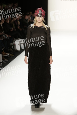 Rebekka Ruétz Model