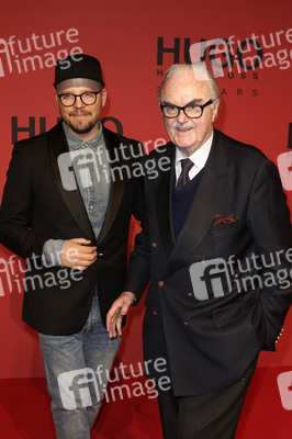 F. C. Gundlach und Begleitung