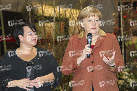 Sharon Dijksma, Angela Merkel