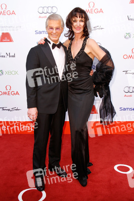 Mona Opris mit Begleitung