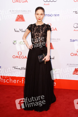 Nora von Waldstätten