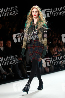 Marcel Ostertag Model