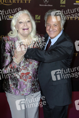 Gwyneth Jones, Dustin Hoffman