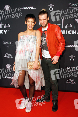 Alina Süggeler, Andreas Weizel (Frida Gold)