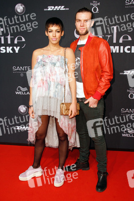 Alina Süggeler, Andreas Weizel (Frida Gold)