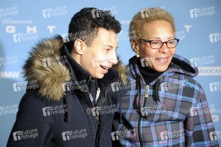 Jocelyn B. Smith mit Sohn Jonathan