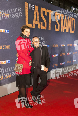 Erdogan Atalay mit Begleitung