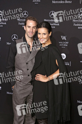 Joseph Fiennes, Maria Dolores Dieguéz