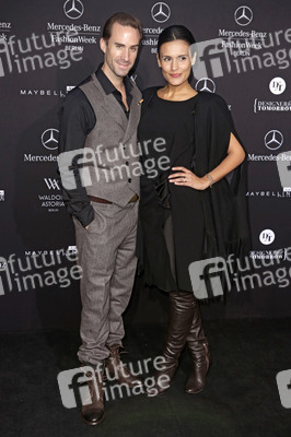 Joseph Fiennes, Maria Dolores Dieguéz