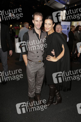 Joseph Fiennes, Maria Dolores Dieguéz