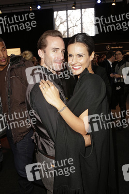 Joseph Fiennes, Maria Dolores Dieguéz