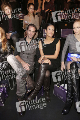 Joseph Fiennes, Maria Dolores Dieguéz