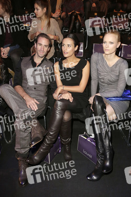 Joseph Fiennes, Maria Dolores Dieguéz