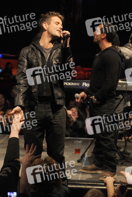 Joey McIntyre, Danny Wood (New Kids on the Block)