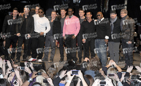 Jeff Timmons, Jordan Knight, Jonathan Knight, Nathan Morris, Drew Lachey, Nick Lachey, Shawn Stockman, Joey McIntyre, Danny Wood, Wanya Morris, Justin Jeffre, Donnie Wahlberg