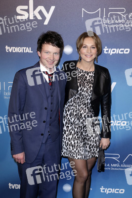 Caroline Beil mit Begleitung