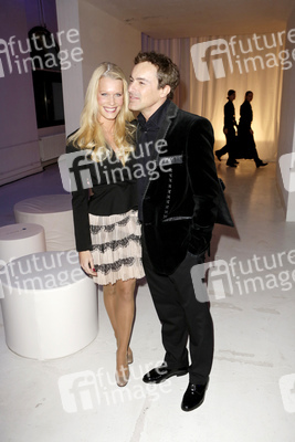 Gedeon Burkhard mit Freundin Anika Bormann