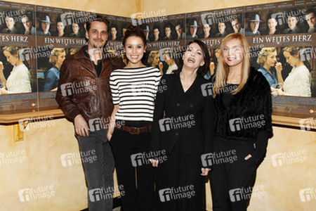 Max von Thun, Peri Baumeister, Iris Berben, Nadja Uhl