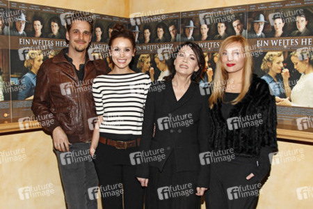 Max von Thun, Peri Baumeister, Iris Berben, Nadja Uhl