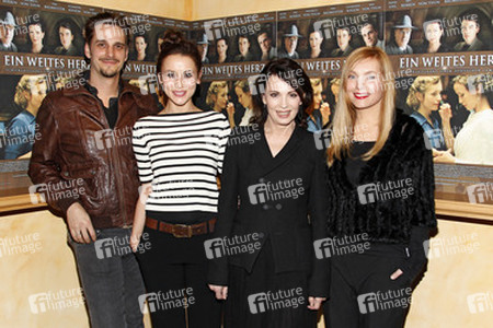 Max von Thun, Peri Baumeister, Iris Berben, Nadja Uhl