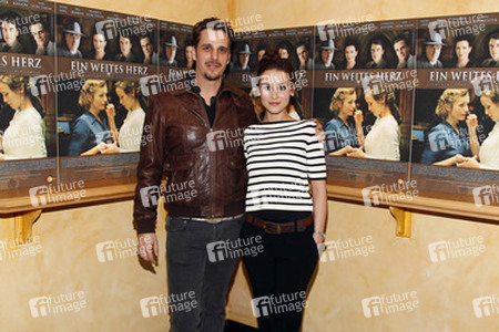 Max von Thun, Peri Baumeister