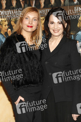 Nadja Uhl, Iris Berben