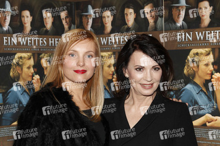 Nadja Uhl, Iris Berben