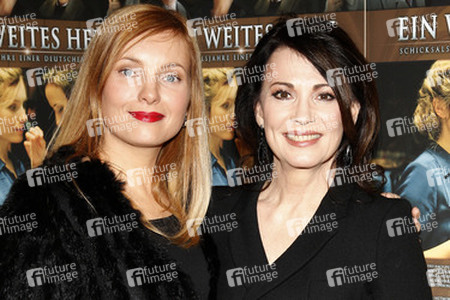 Nadja Uhl, Iris Berben