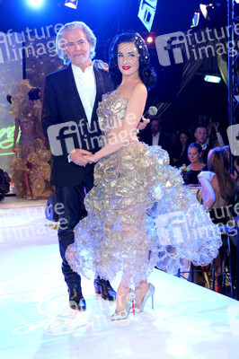 Hermann Bühlbecker, Dita Von Teese