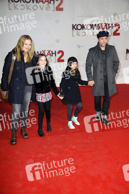 Anna Loos, Jan Josef Liefers mit ihren Toechtern Lilly und Lola