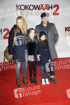 Anna Loos, Jan Josef Liefers mit ihren Toechtern Lilly und Lola