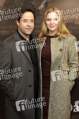 Jan Josef Liefers, Anna Loos