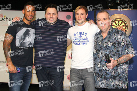 Dennis Aogo, Adian Lewis, Maximilian Beister, Phil Taylor