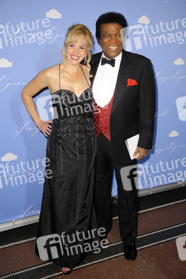 Roberto Blanco mit Frau Luzandra Strassburg