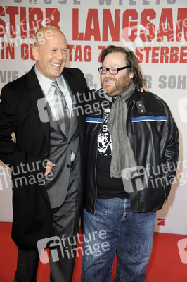 Bruce Willis, John Moore