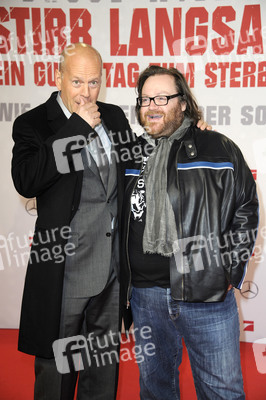 Bruce Willis, John Moore