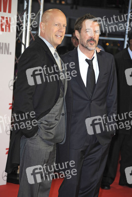 Bruce Willis, Sebastian Koch