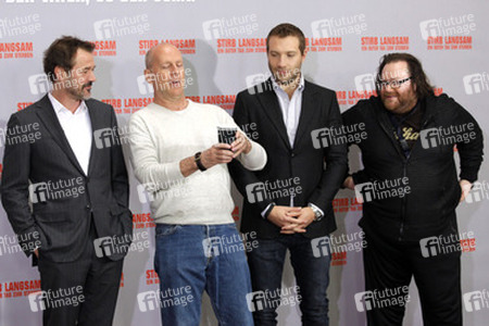 Sebastian Koch, Bruce Willis, Jai Courtney, John Moore