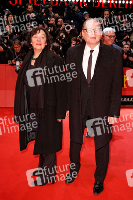 Burghart Klaußner mit Begleitung