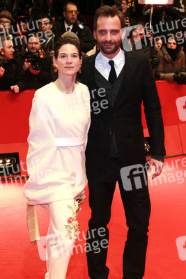 Bibiana Beglau mit Begleitung