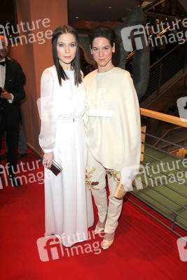 Nora von Waldstätten, Bibiana Beglau