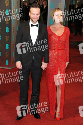 Rafe Spall, Elize du Toit