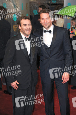 Joaquin Phoenix, Bradley Cooper